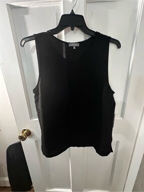 Habitat Black Sleeveless V-Neck Tank Top